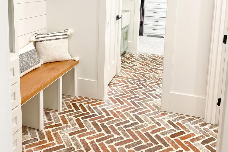 OBO-InspirationGallery-Englishpub-Floors-@thejoyfilledfarmhouse.jpg
